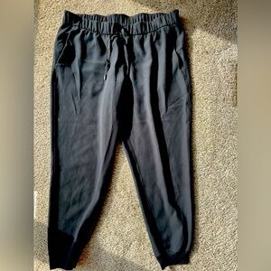 Lululemon women’s joggers